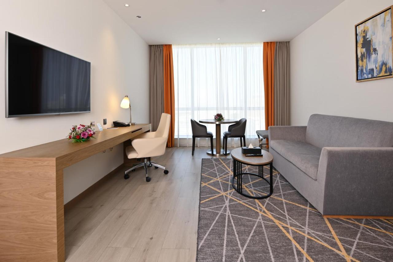 Clarion Hotel Jeddah Airport Екстериор снимка